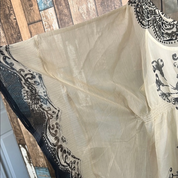 Bohemian Beige and Black layered blousy top - Picture 5 of 16